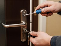 ¿Por qué es recomendable cambiar las cerraduras cuando te mudas a una nueva casa?